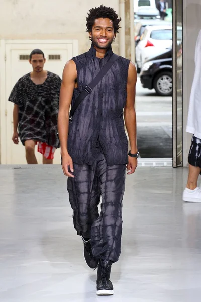 Look 19